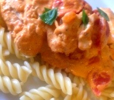 Chicken in red pesto sauce with pasta